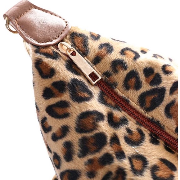 🔥 Limited! Faux Suede Leopard Floral Weekender - Picture 6 of 8